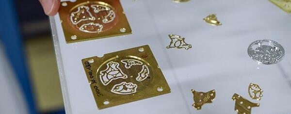 عکس دستگاه لیزر طلاسازی