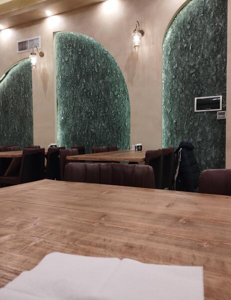 عکس رستوران پر طلایی اراک