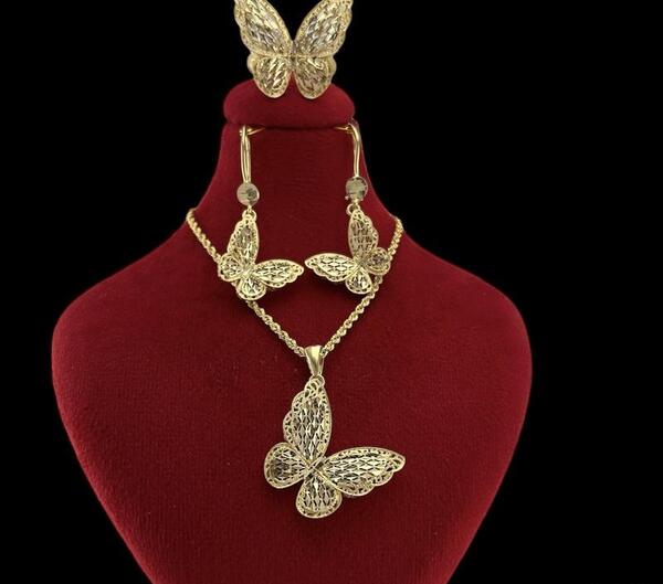 عکس سرویس طلا پروانه ای