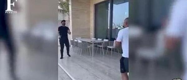 عکس محمدرضا گلزار با روبرتو کارلوس