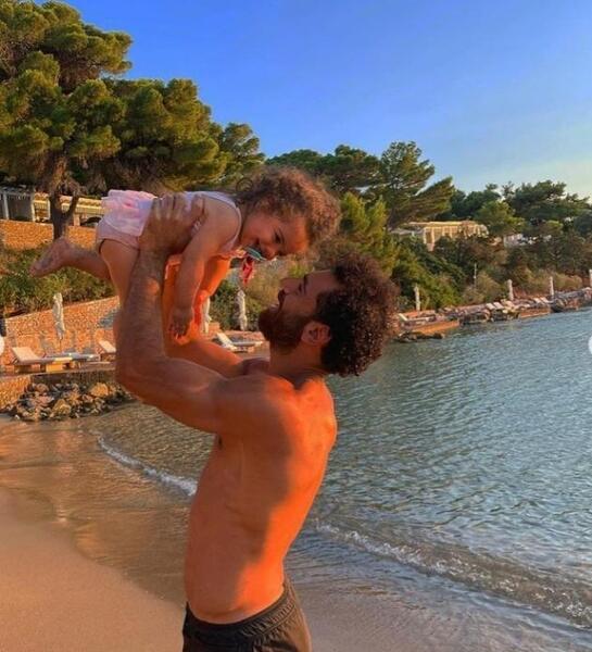عکس محمد صلاح با همسرش