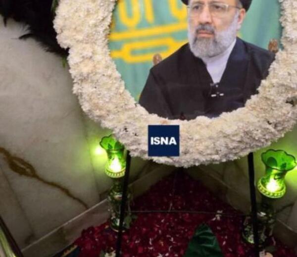 عکس ابراهیم رئیسی و خواننده کوچه بازاری