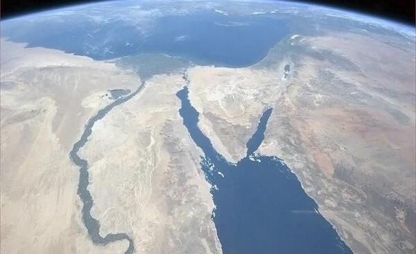 عکس هوایی از کانال سوئز