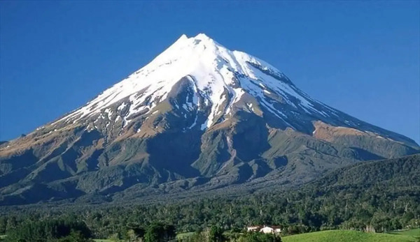عکس هوایی از کوه دماوند
