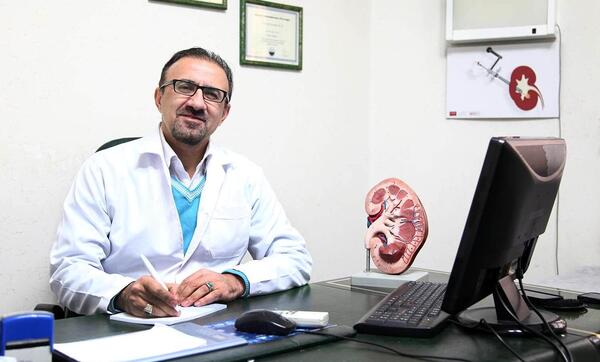عکس دکتر حسین کریمی