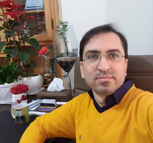 عکس دکتر حسین اکبری