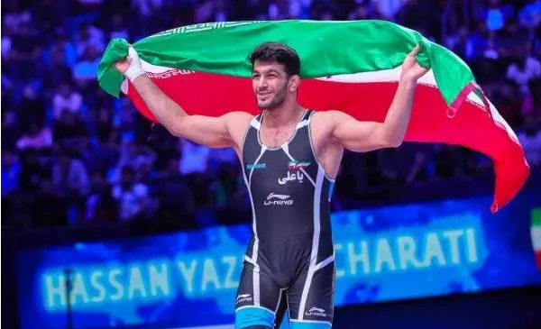 عکس از حسن یزدانی کشتی گیر