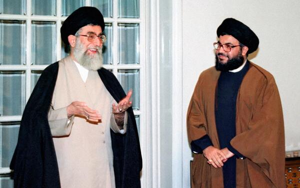 عکس سید حسن نصرالله و خامنه ای و سلیمانی