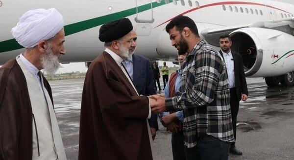 عکس حسن یزدانی با خامنه ای