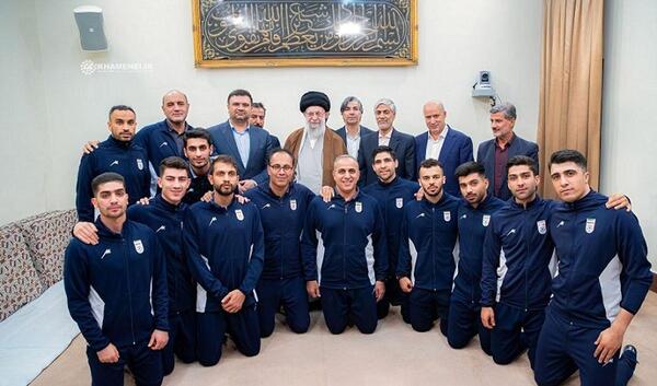 عکس حسن یزدانی با خامنه ای