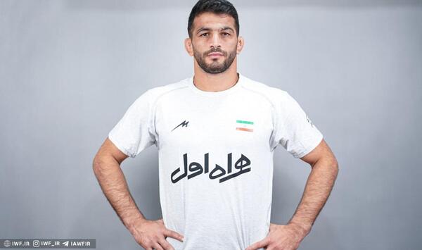 عکس حسن یزدانی با خامنه ای