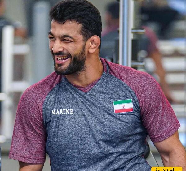 عکس حسن یزدانی با لباس شخصی