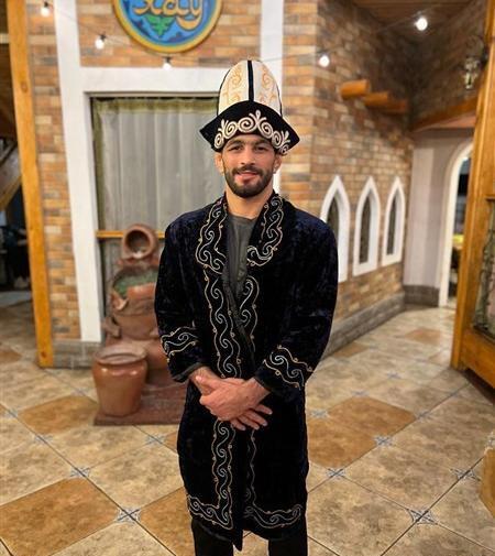 عکس حسن یزدانی با لباس شخصی