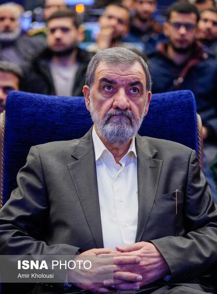 عکس محسن رضایی با لباس نظامی