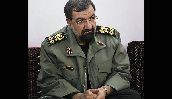 عکس محسن رضایی با لباس نظامی