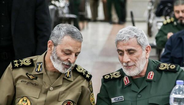 عکس محسن رضایی با لباس نظامی