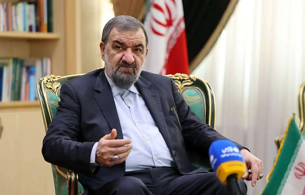عکس محسن رضایی در جبهه