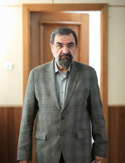 عکس محسن رضایی در جبهه