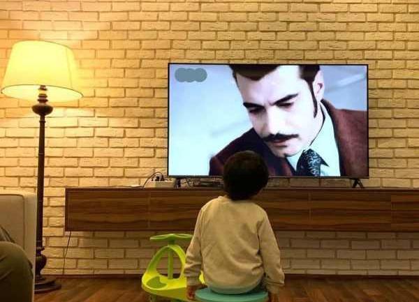 عکس محسن تنابنده و فرزندانش