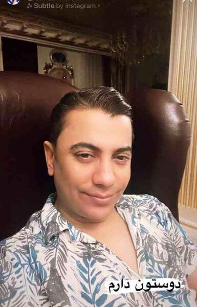 عکس محسن ابراهیم زاده بدون عینک و گریم