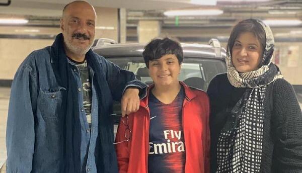 عکس محسن تنابنده با همسر و فرزندش