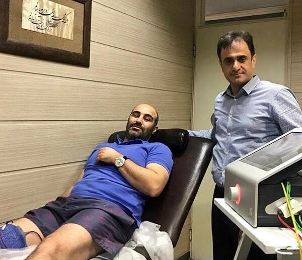 عکس محسن تنابنده و همسرش و فرزندانش
