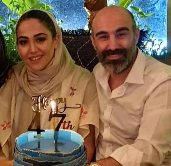 عکس محسن تنابنده و همسرش و فرزندانش