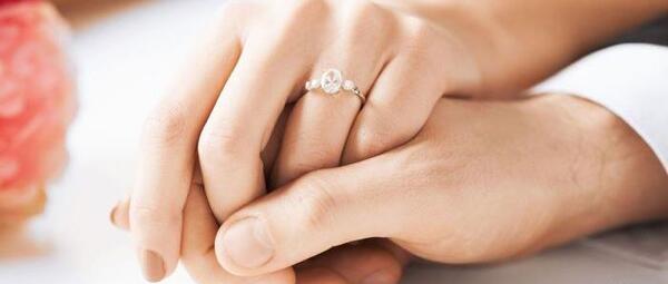 عکس فیک دست نامزدی