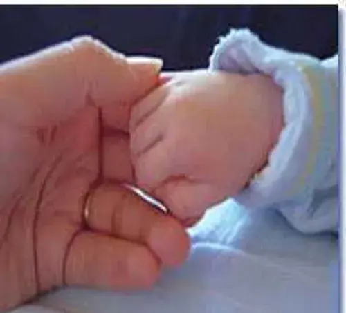 عکس فیک دست نوزاد