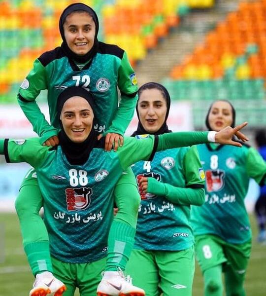 عکس دختر فوتبالیست فیک