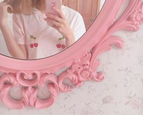 عکس فیک دختر با لباس صورتی