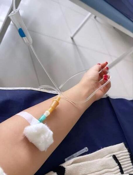 عکس فیک سرم دست دخترانه