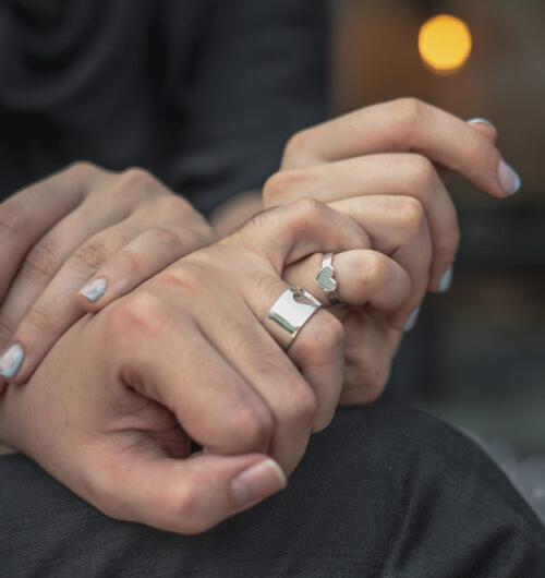 عکس دست حلقه فیک