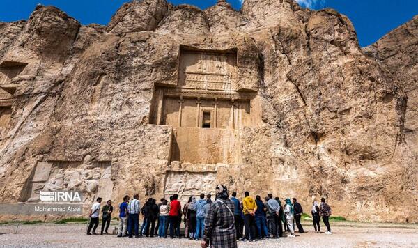 عکس کنعانی زادگان در تخت جمشید