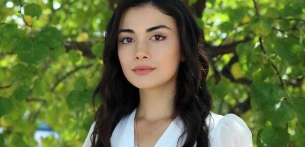 عکس همسر اوزگه یاگیز