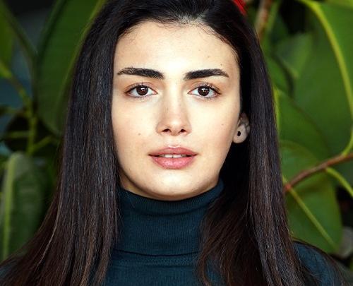 عکس همسر اوزگه یاگیز
