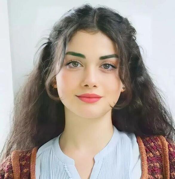 عکس های اوزگه در سریال خواهران و برادران