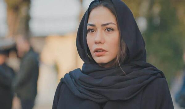 عکس بازیگر ترکیه دمت اوزدمیر