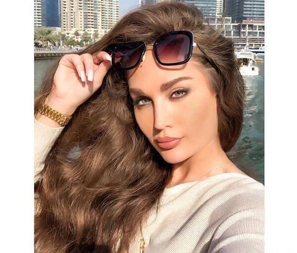عکس دمت آکالین و همسرش