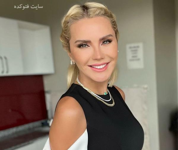 عکس دمت آکالین و همسرش