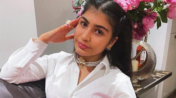 عکس دنیز دایی و مادرش