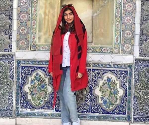 عکس دنیز دایی در دانشگاه