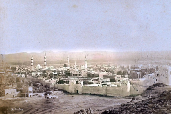 عکس خانه امام حسین در مدینه