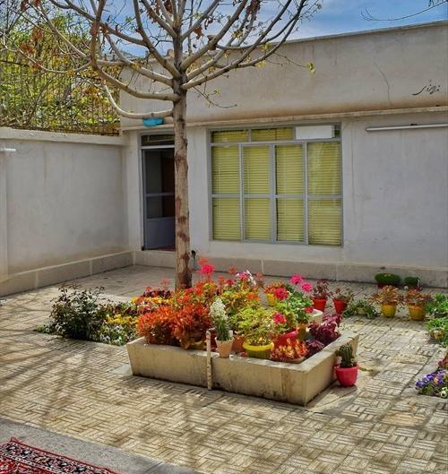 عکس خانه قدیمی از بیرون