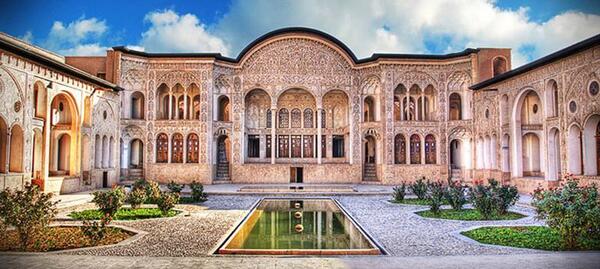 عکس خانه قدیمی از بیرون