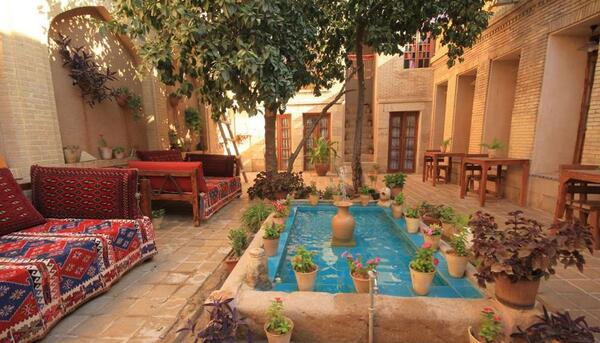 عکس خانه باغ سنتی