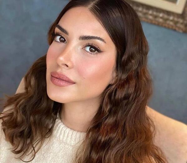عکس دنیز بایسال و خواهرش