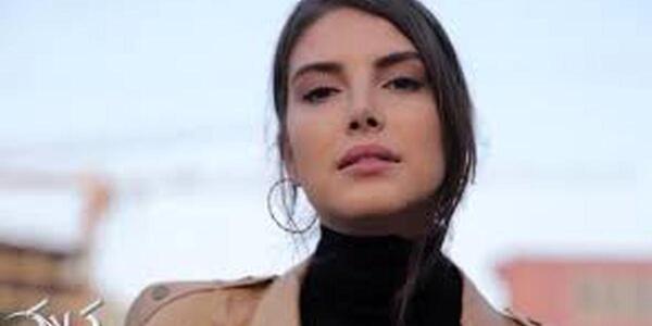 عکس دنیز بایسال و خواهرش