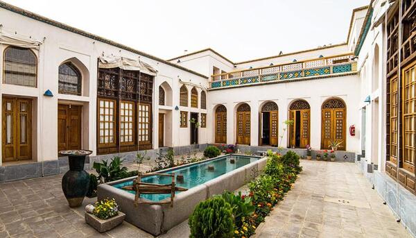 عکس خانه باغ قدیمی