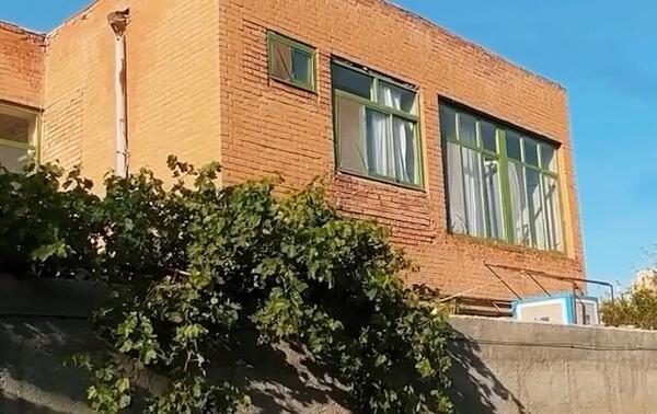 عکس خانه پدری رئیس جمهور